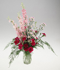 Dainty mixed flower arrangement
